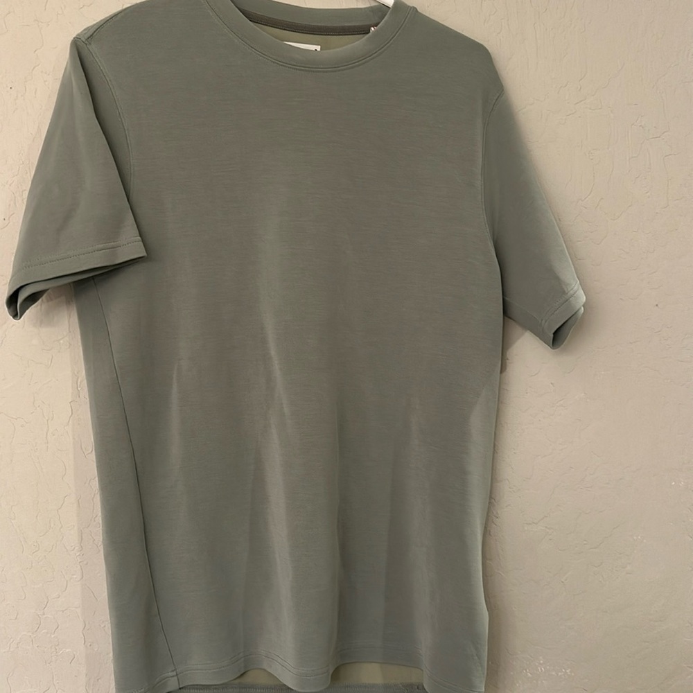 Men’s Providence shirt size M
